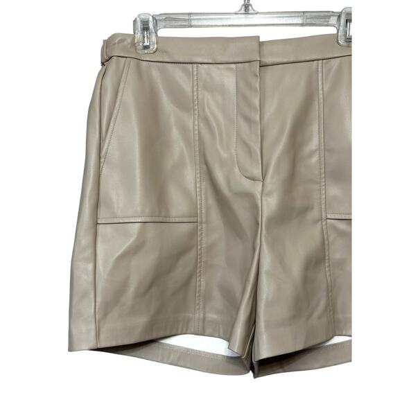 Halogen Faux Leather Shorts High Waisted Side Pockets Gathered Back Tan M NWOT - Picture 3 of 9